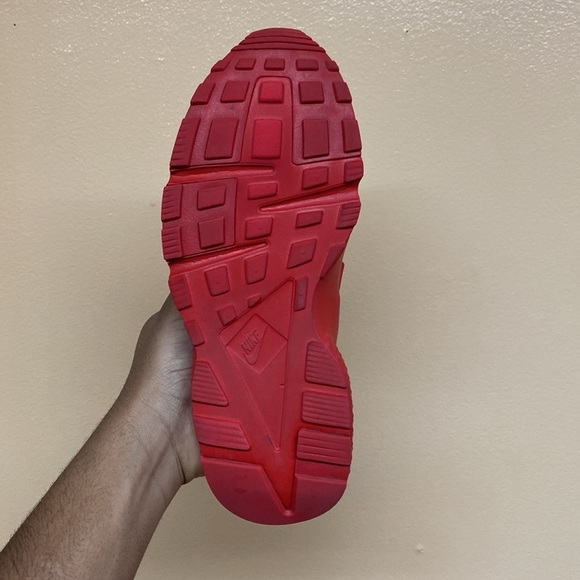 Nike Air Huarache “Triple Red” - Picture 14 of 16